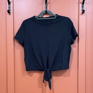 Lululemon Time to restore tee size 6 black EUC